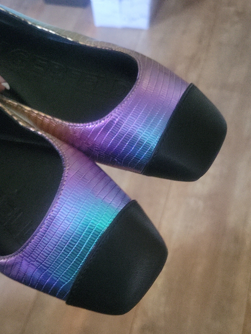 Karl Lagerfeld Iridescent Lizard-Embossed Ballet Flat with Black Cap Toe - Picture 7 of 7